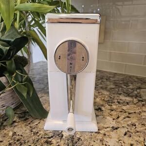 Vintage Rival Ice-O-Matic 9"x4" White